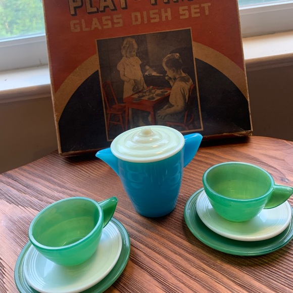 VINTAGE Jadeite Childrens Tea Set 1940s Box included from Akron Agate glass Co. - Picture 4 of 8